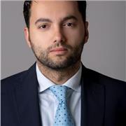 Laureato in giurisprudenza- lezioni di diritto a studenti